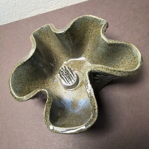 Organic Wave Stoneware Handkerchief Green‎ Ikebana Vase Flower Frog Vessel